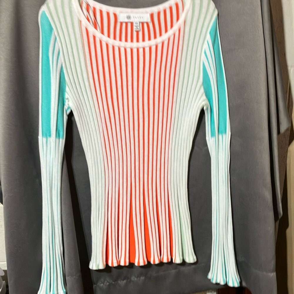Beautiful spring sweater. Fever brand. Size XS. Attractive ribbing. Multi color
